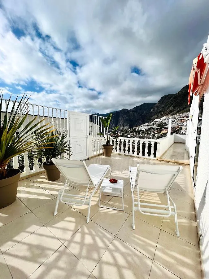 Luxury Penthouse With Breathtaking Views And Huge Private Terraces Apartment Puerto de Santiago  0*, Puerto de Santiago (Tenerife)