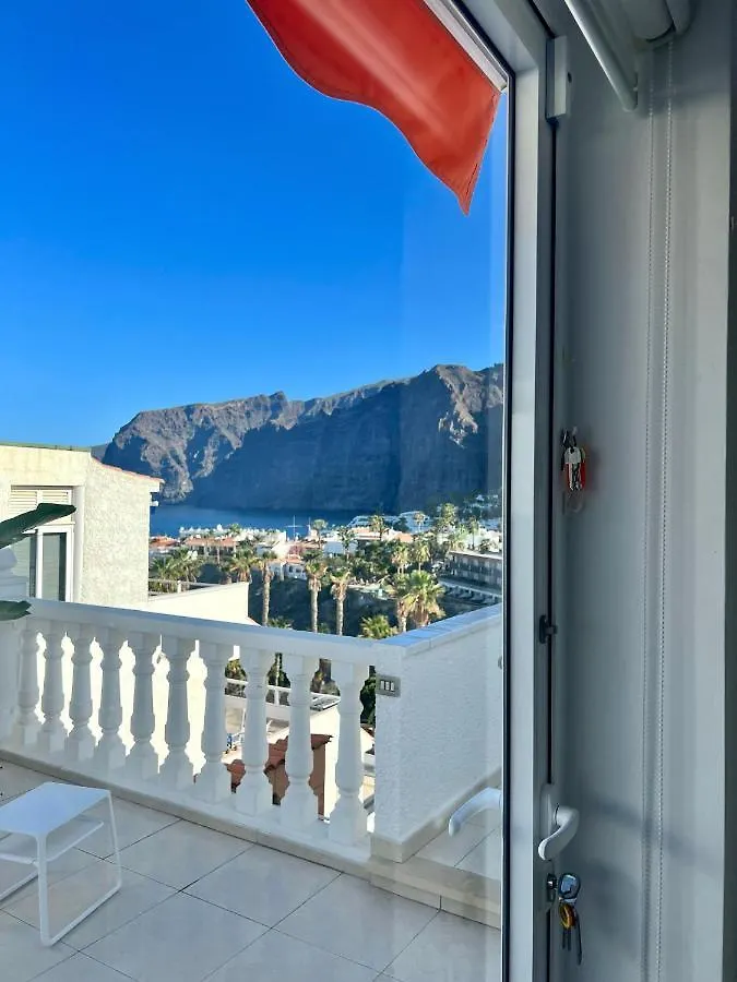 Luxury Penthouse With Breathtaking Views And Huge Private Terraces Apartment Puerto de Santiago  0*, Puerto de Santiago (Tenerife)